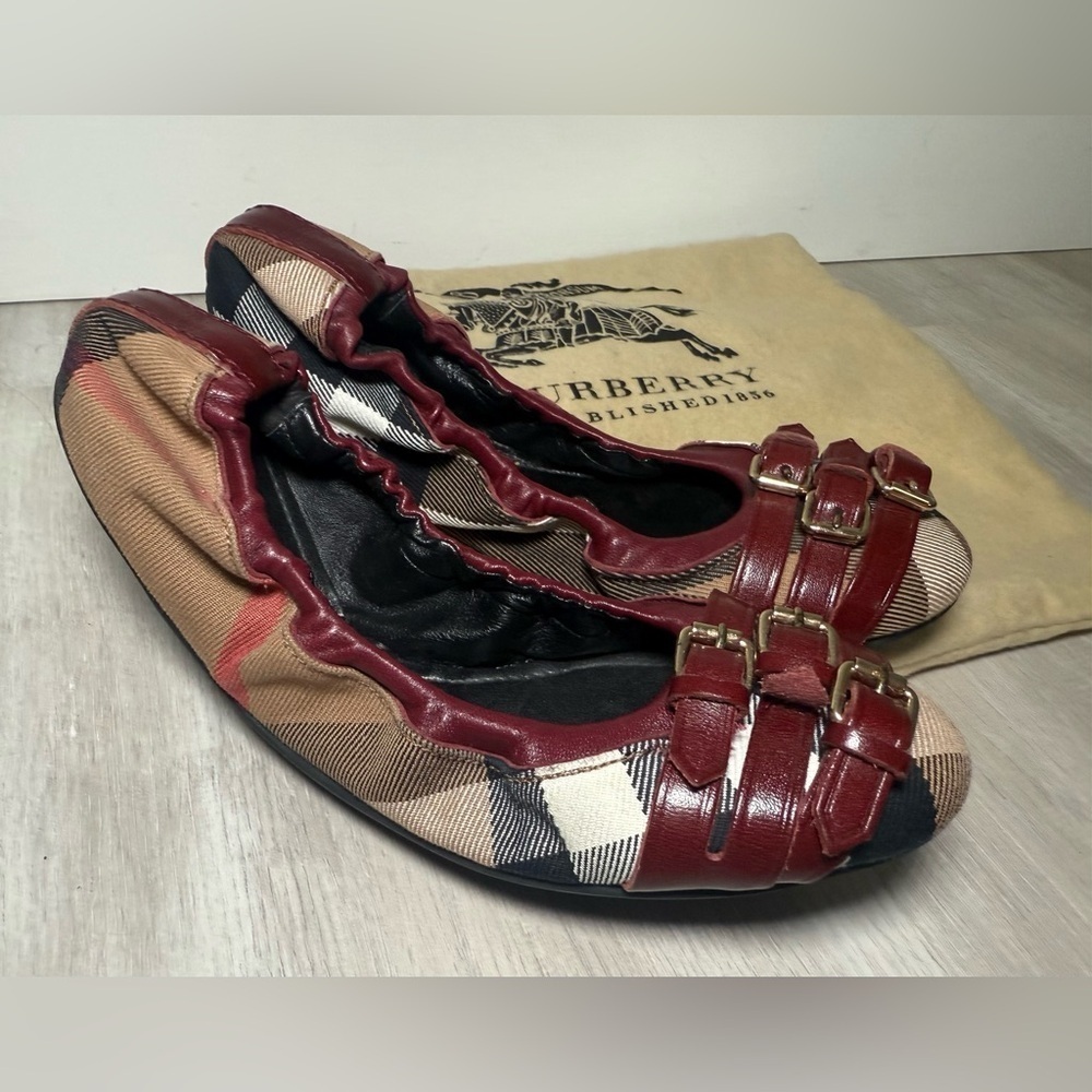 Burberry Bridle Housecheck Plaid Falcony Ballet Flat Sz 35 US 5 Triple Buckle - Picture 3 of 14